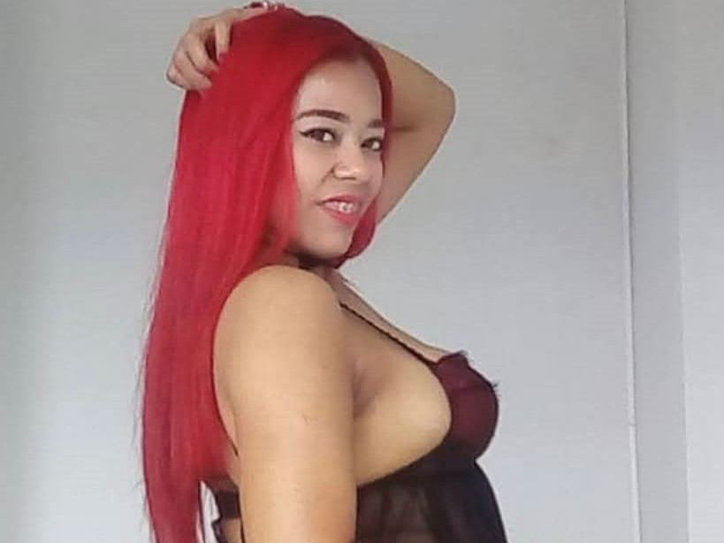 Imagen de perfil de modelo de cámara web de AprilKer