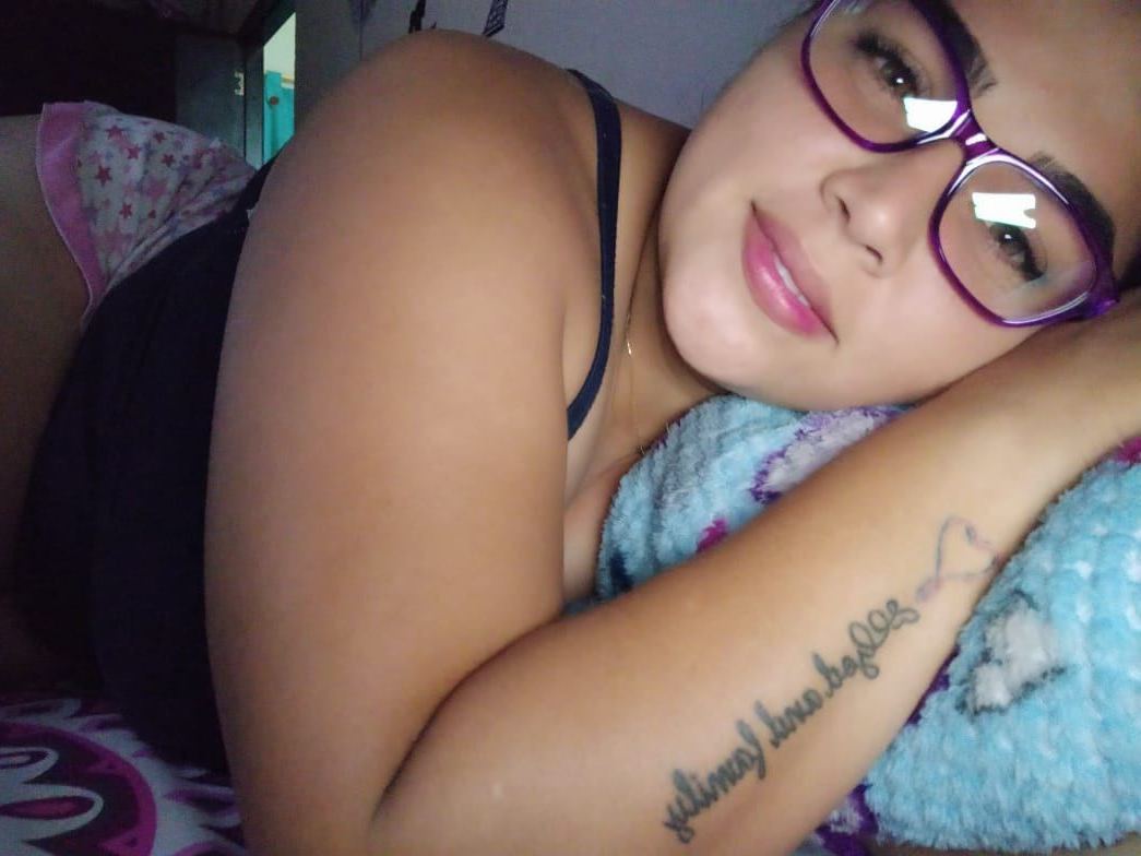 Image de profil du modèle de webcam kimmyhot89