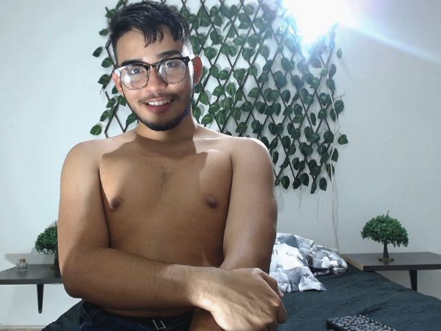 Foto de perfil de modelo de webcam de Nik_Junior 