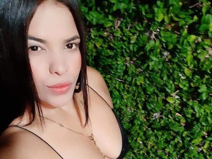 CosmicGirl18 Profilbild des Cam-Modells 