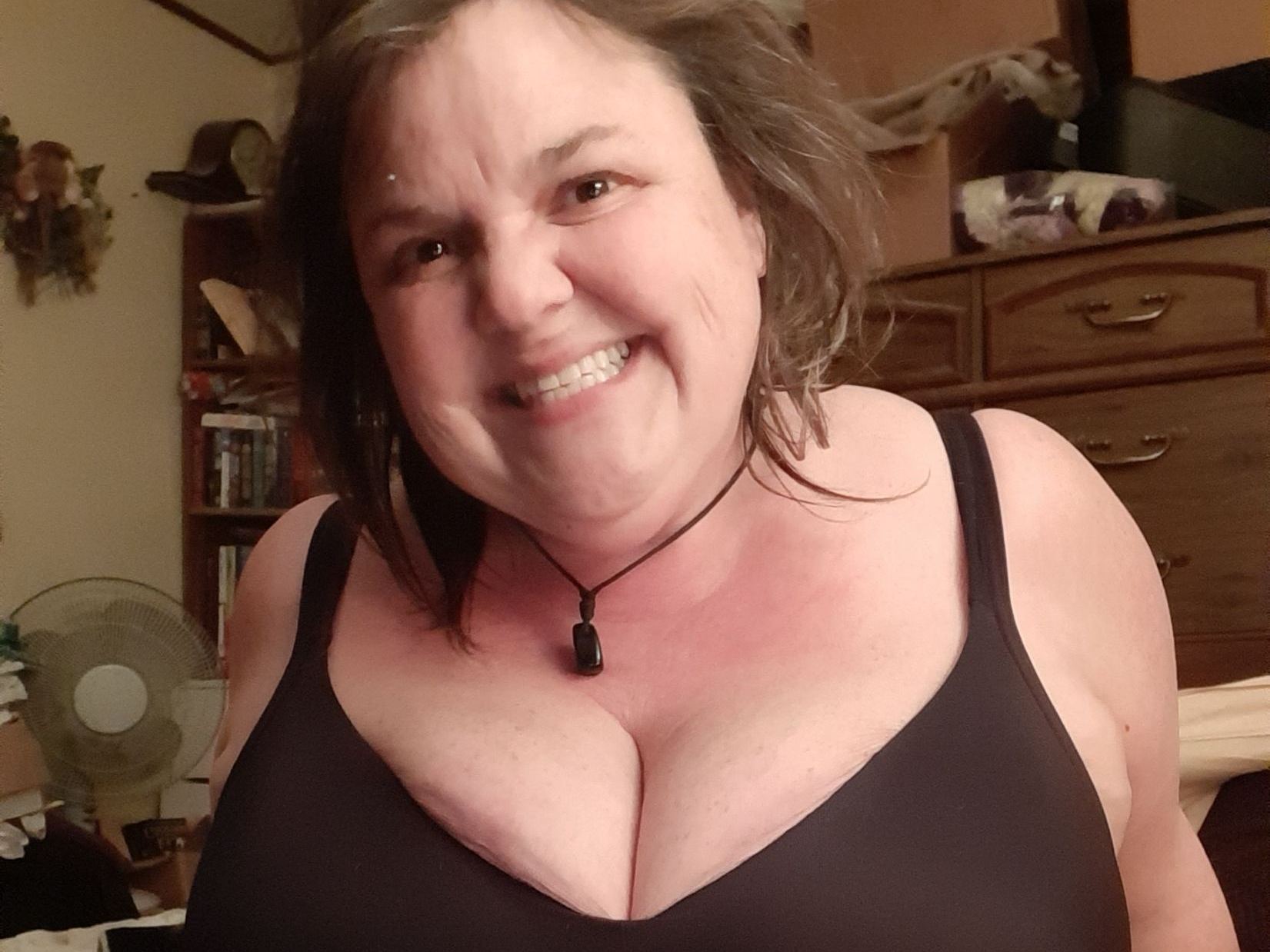 Imagen de perfil de modelo de cámara web de Messande
