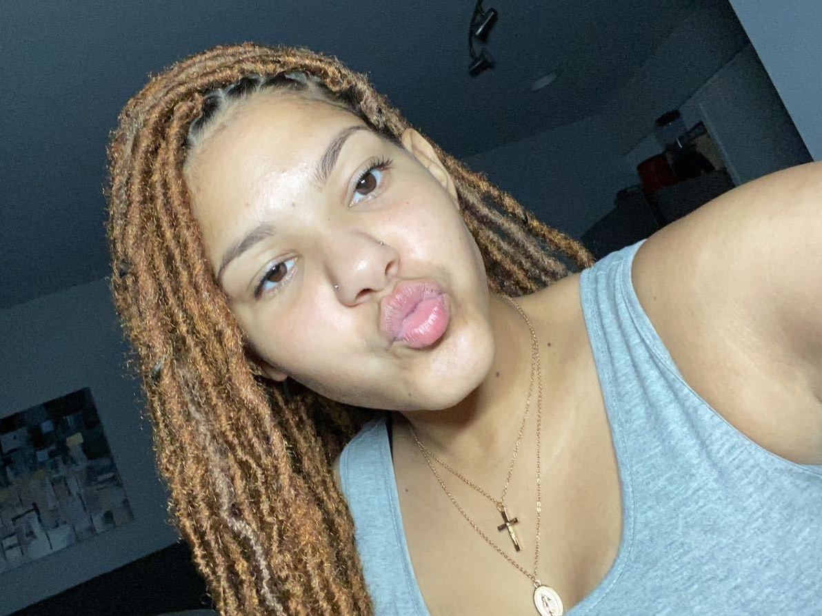 Imagen de perfil de modelo de cámara web de Lightskinbabe99