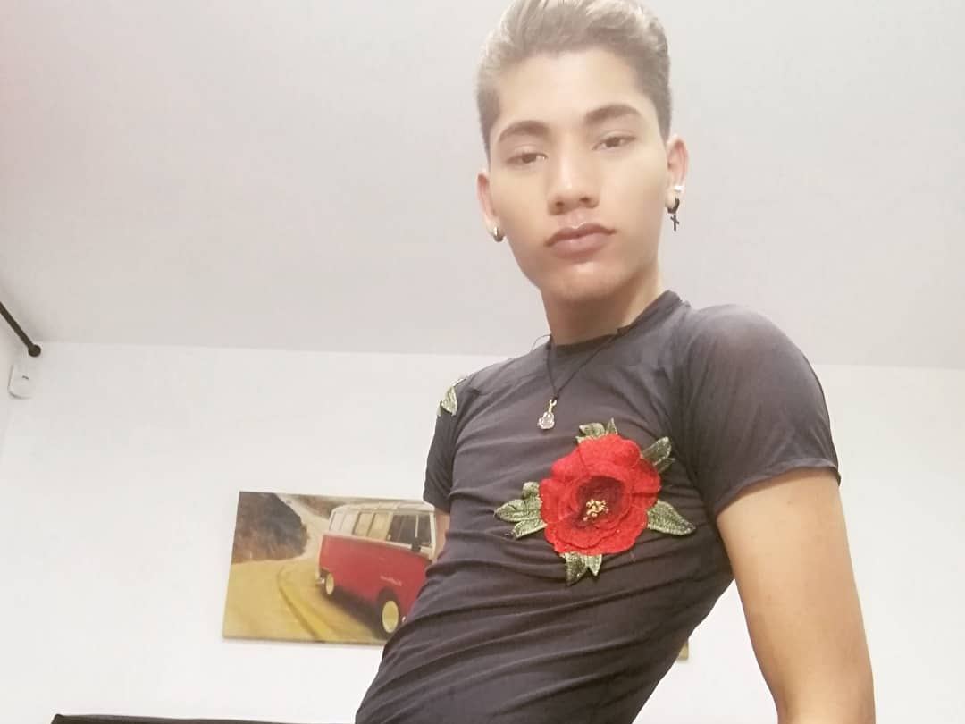 Image de profil du modèle de webcam Alessandro_Dirty