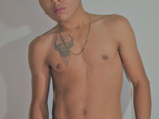 curious_kike_boy profielfoto van cam model 