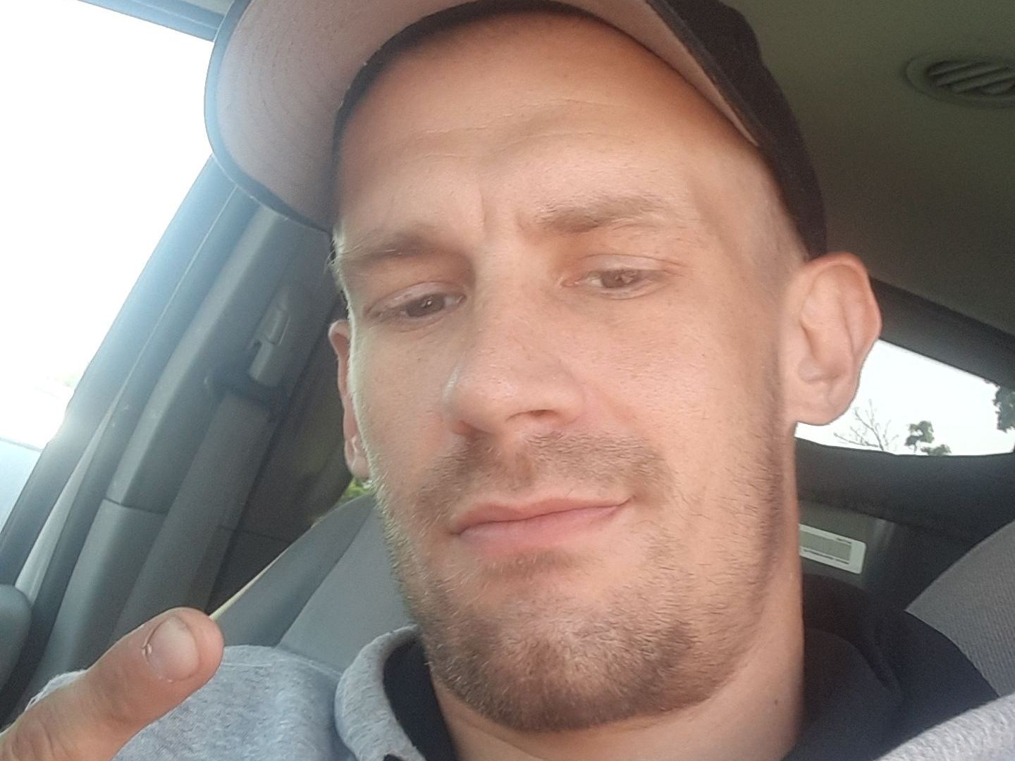 Imagen de perfil de modelo de cámara web de Datguy777