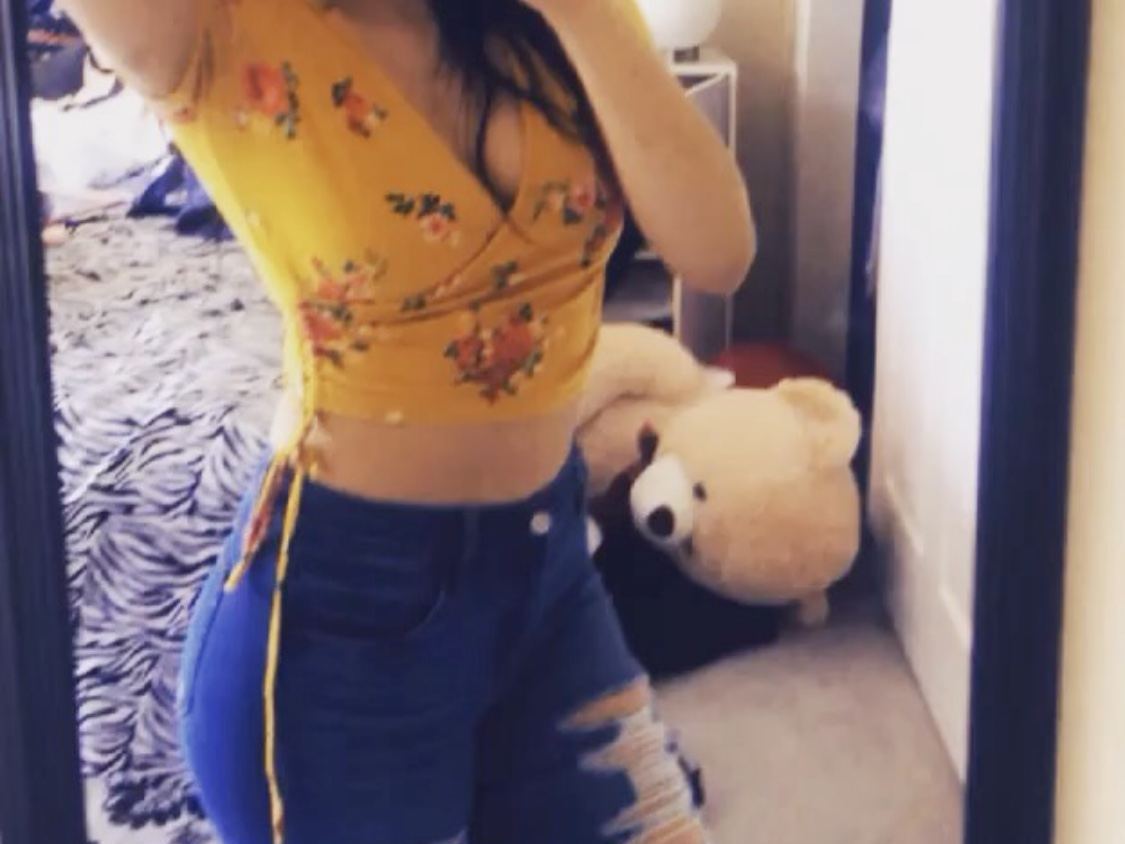 Image de profil du modèle de webcam azbitchz