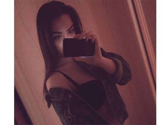Imagen de perfil de modelo de cámara web de VikulyaShow