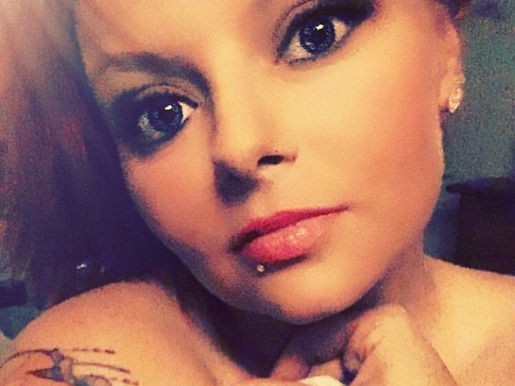 Imagen de perfil de modelo de cámara web de SleazyPlatinumFantasiesX424