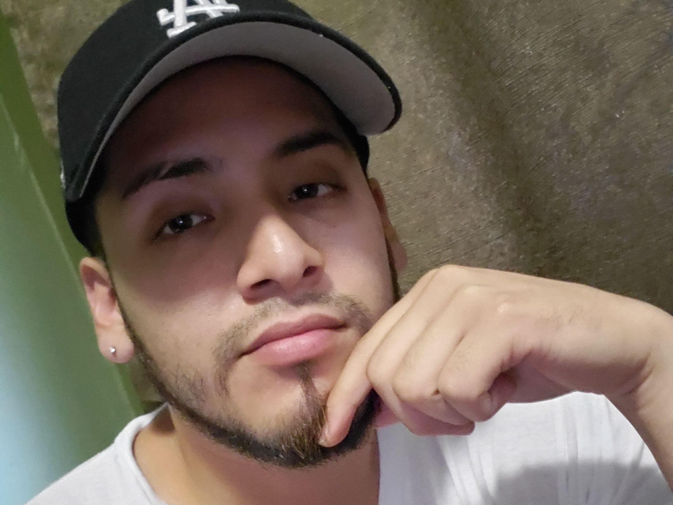 Latinoboy4545 profielfoto van cam model 