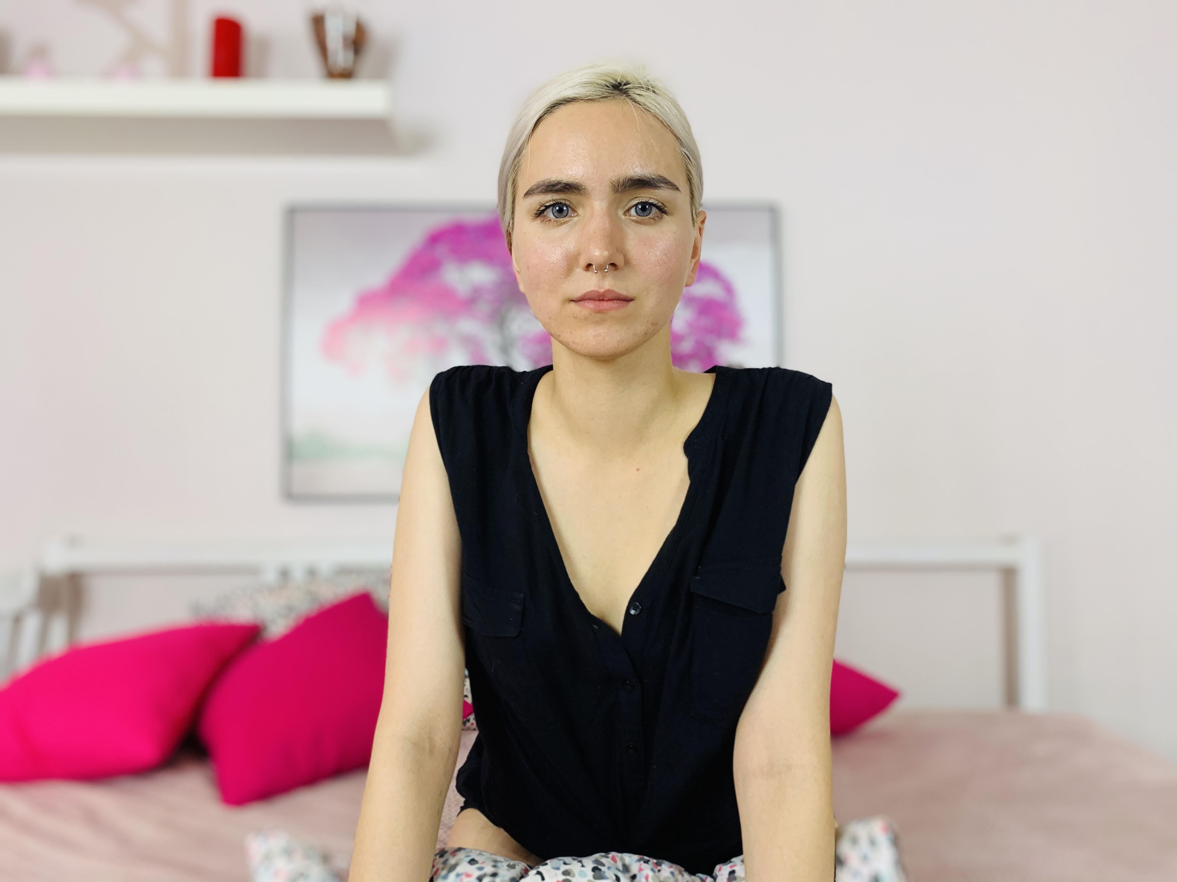 Imagen de perfil de modelo de cámara web de Mariklol