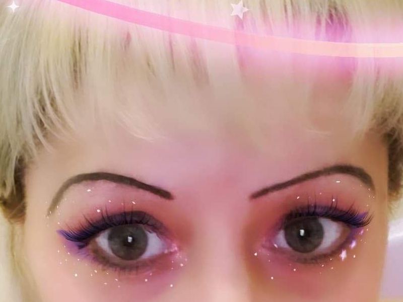 PinkAliyah profilbild på webbkameramodell 