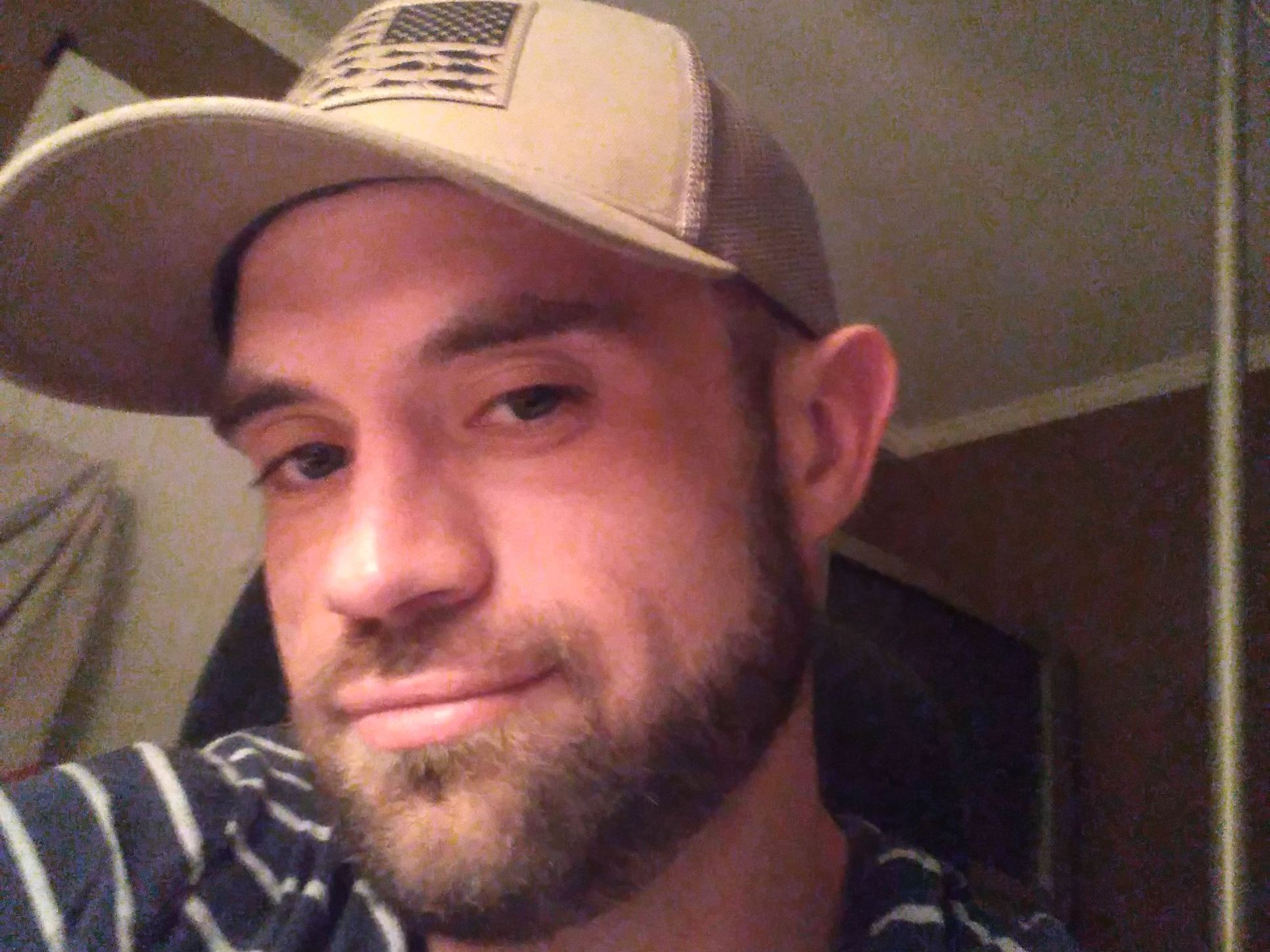 Yourmantonight profilbild på webbkameramodell 