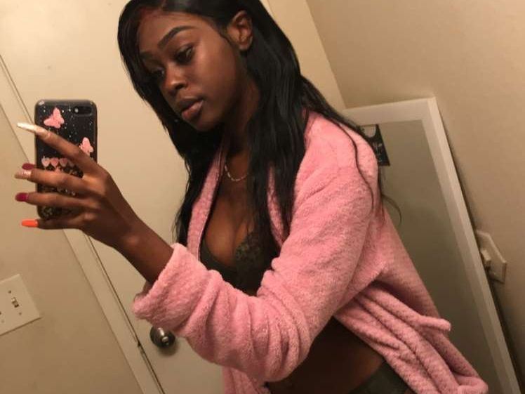 Image de profil du modèle de webcam ChocolateDollT22