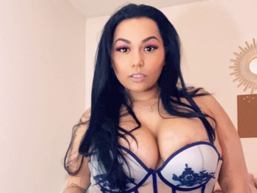 KenzziB profilbild på webbkameramodell 