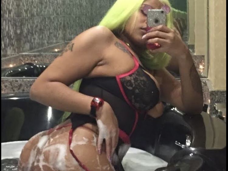 Kouture immagine del profilo del modello di cam