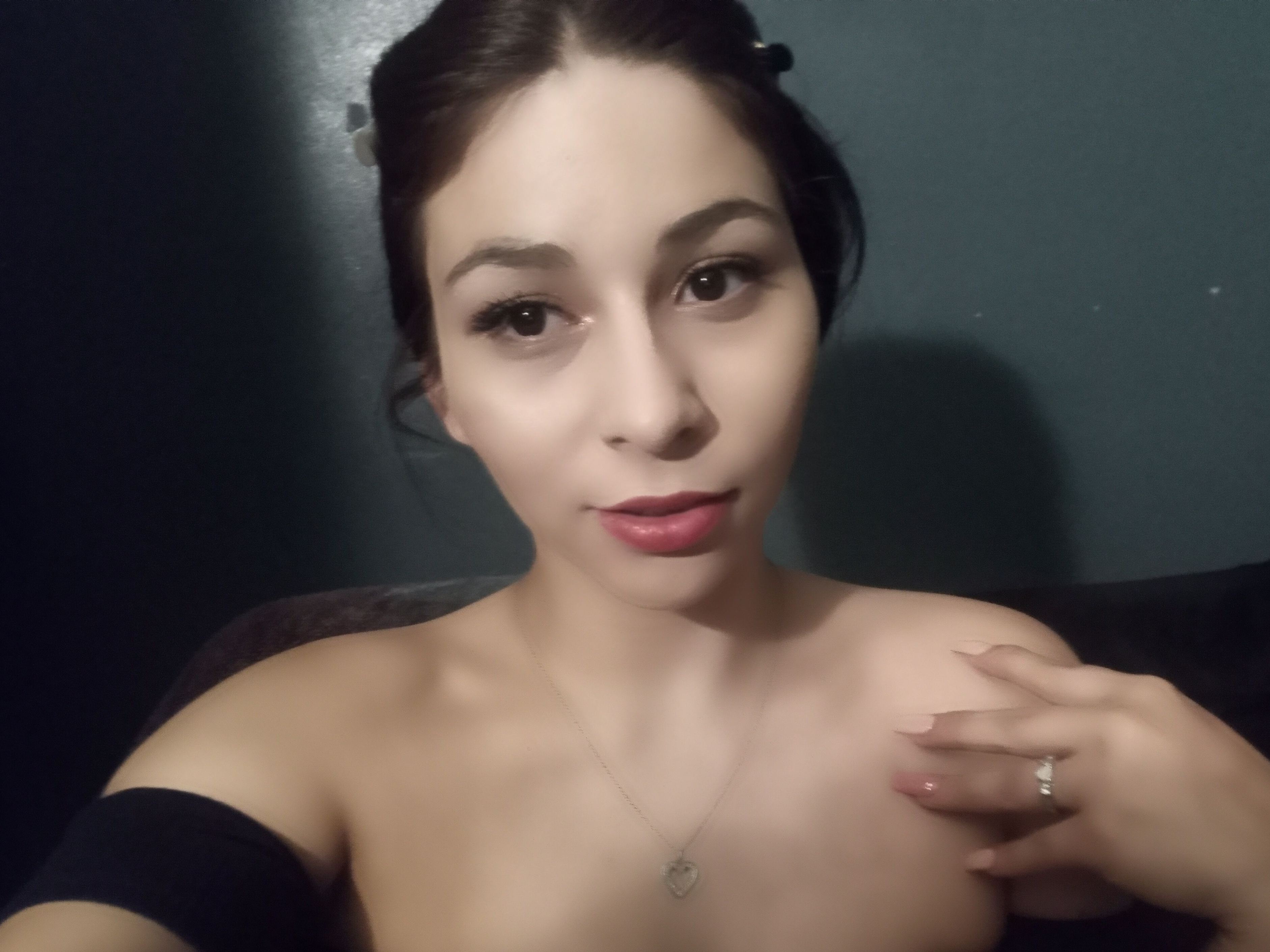 yesscuhh immagine del profilo del modello di cam