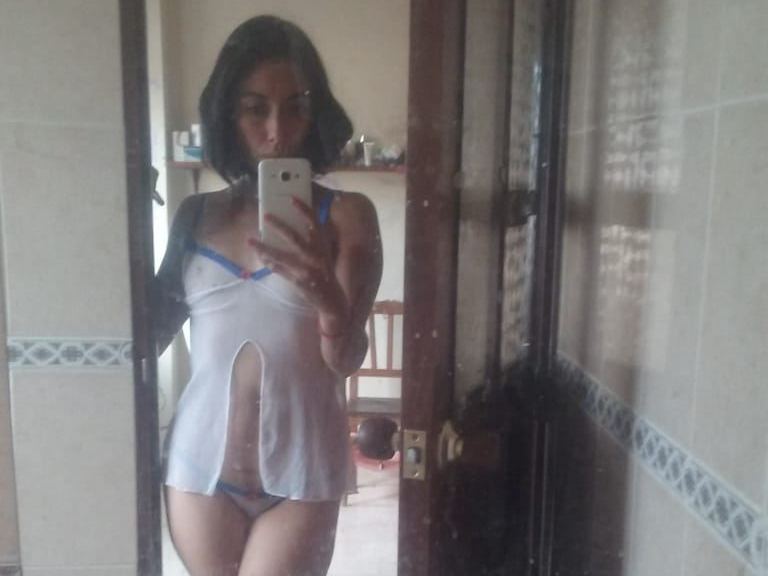 Imagen de perfil de modelo de cámara web de moondirty