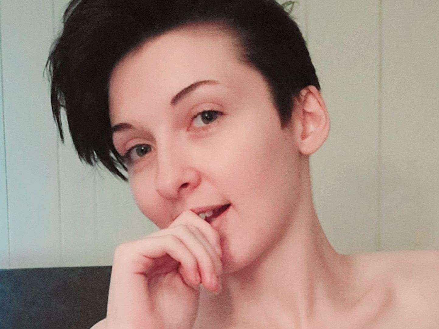 MsAlphaX profilbild på webbkameramodell 