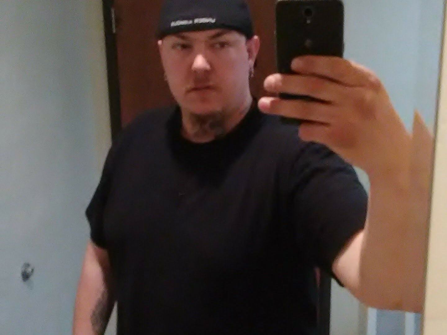 Macdon1988 cam model profile picture 