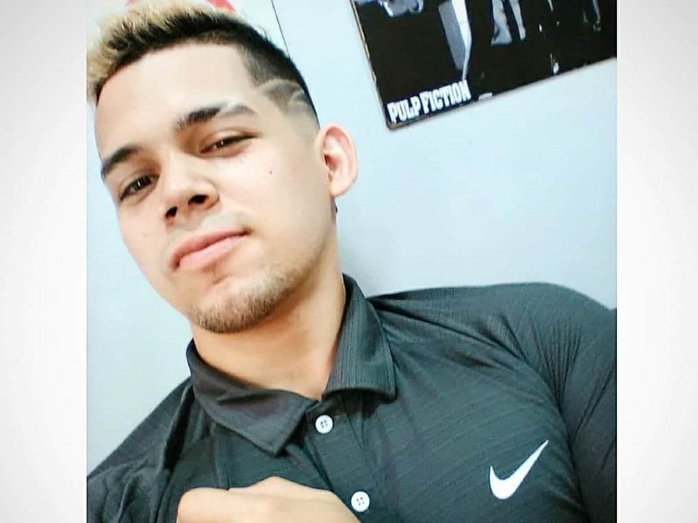 Imagen de perfil de modelo de cámara web de Golden_TylerX