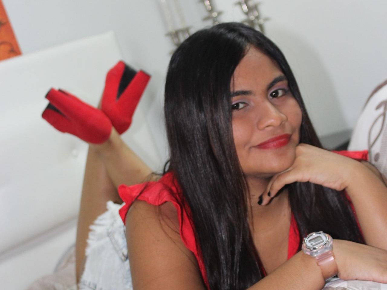 Image de profil du modèle de webcam sarah_hernandez