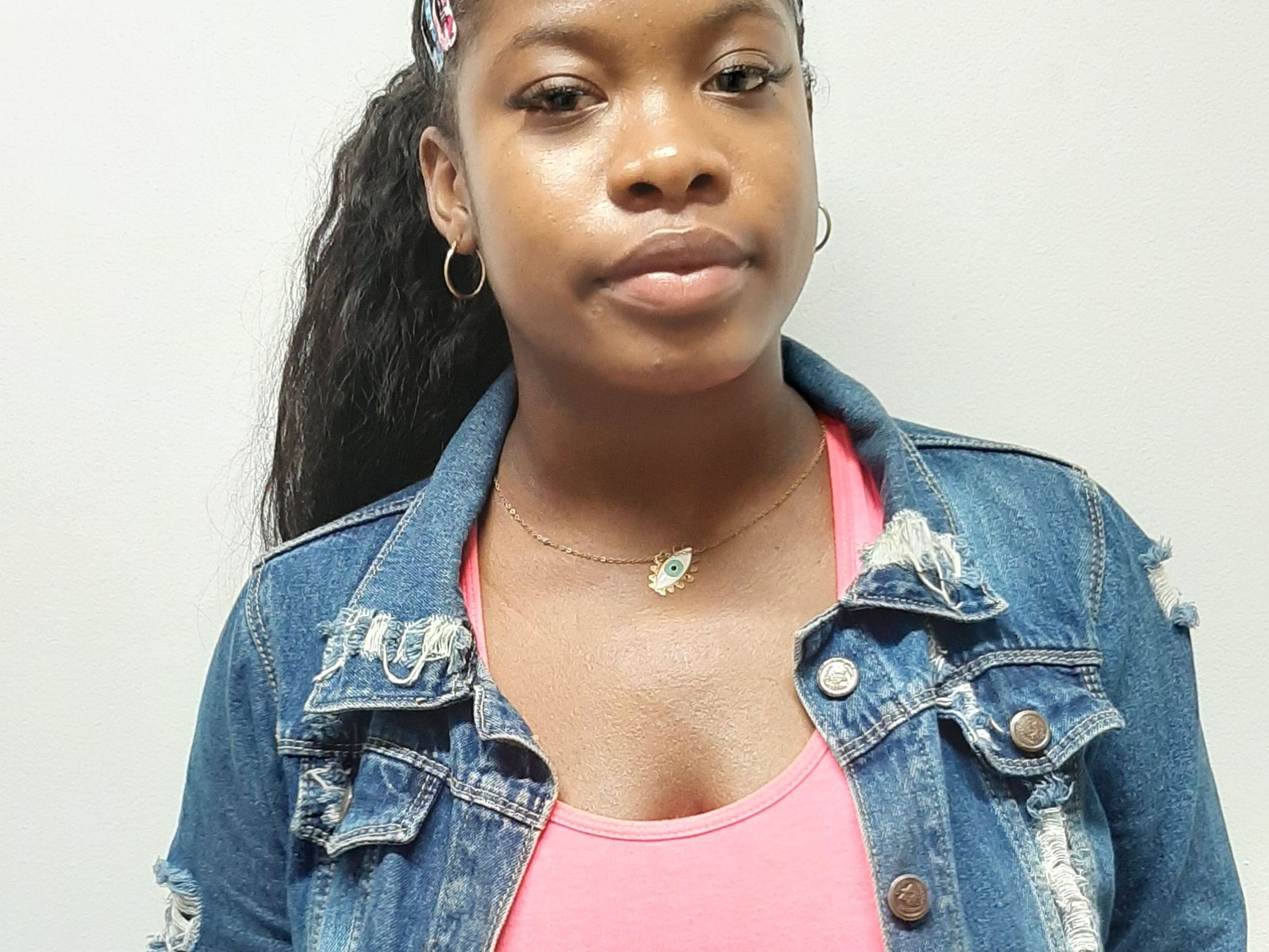 ALICEWONDERBLACK profilbild på webbkameramodell 