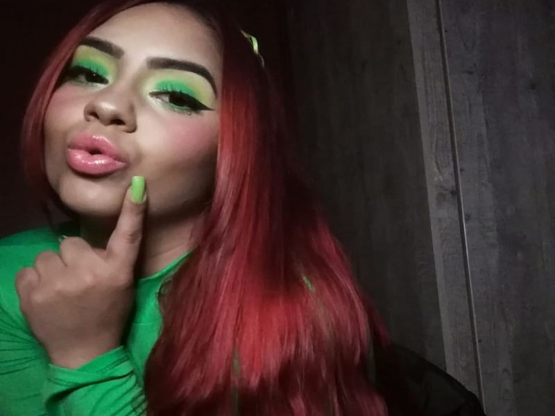 AlannaSaints profilbild på webbkameramodell 