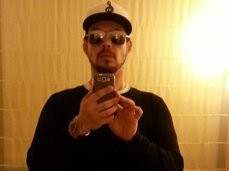 HotHungHorny cam model profile picture 