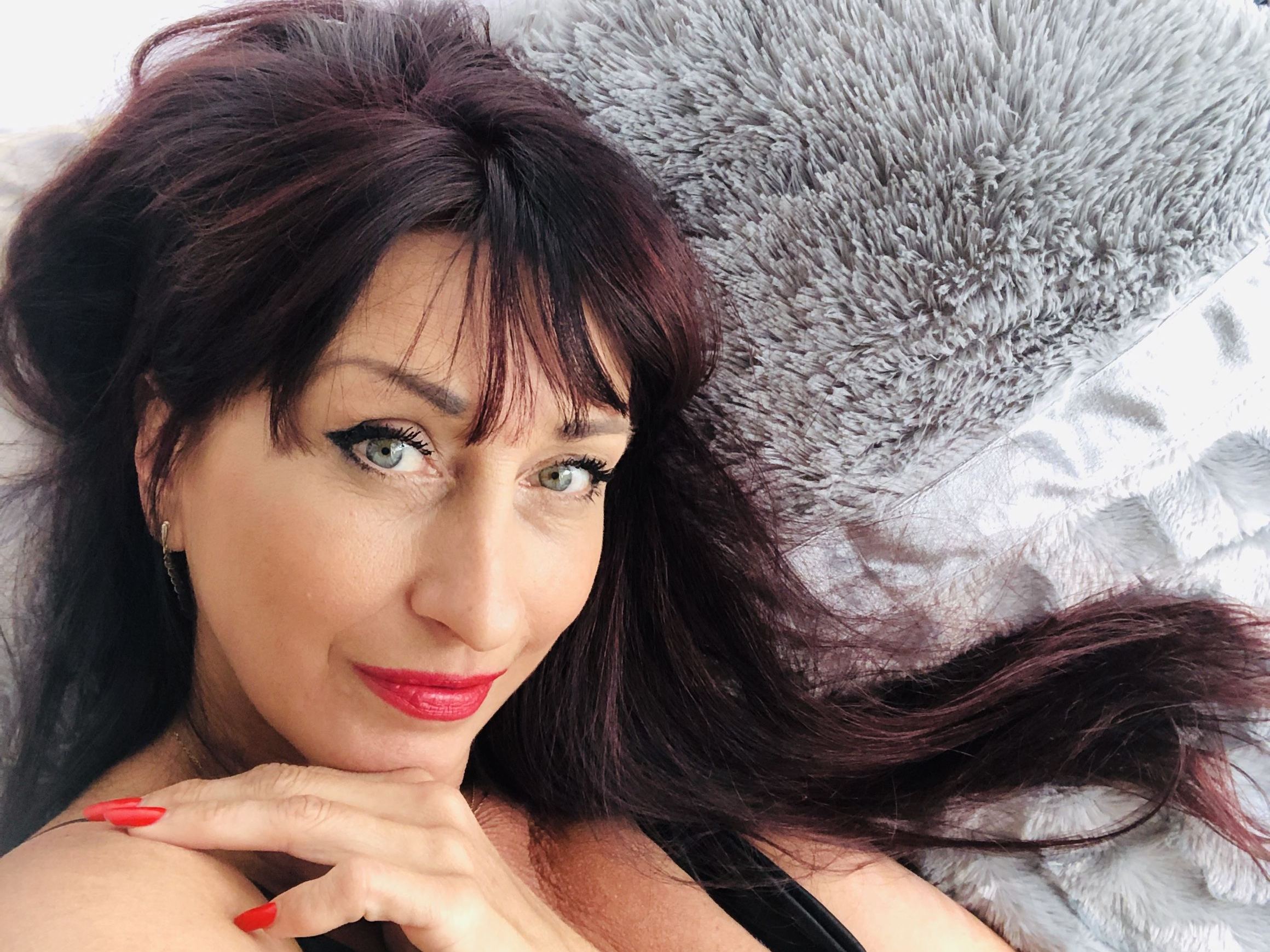 Imagen de perfil de modelo de cámara web de AlyonaNika