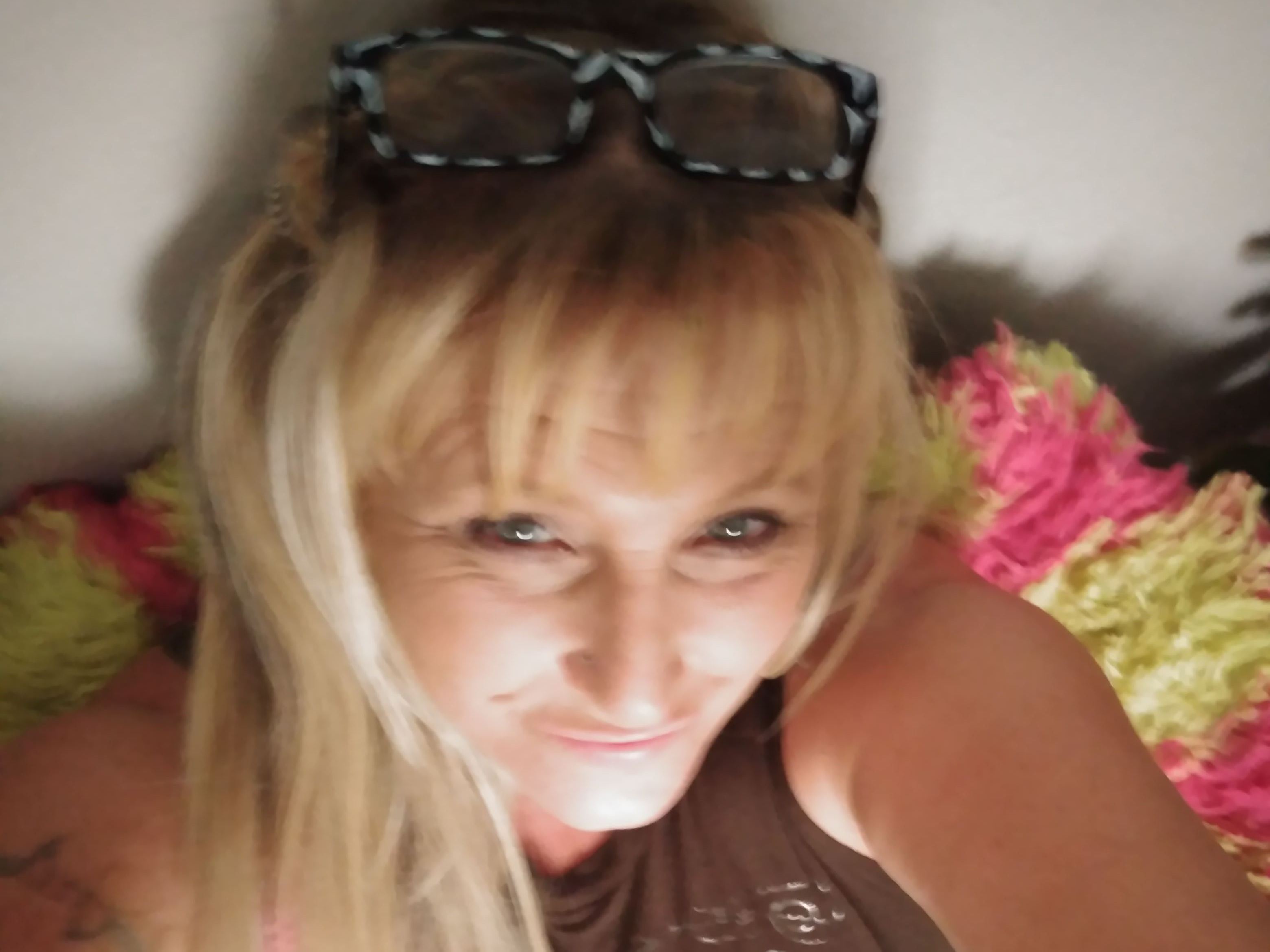 Imagen de perfil de modelo de cámara web de Tequilla88