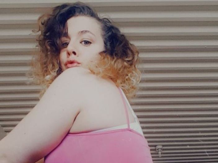 BabyBea99 profielfoto van cam model 