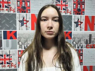 Image de profil du modèle de webcam AdrianaJeann