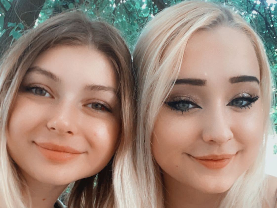 Image de profil du modèle de webcam Alina_and_Ella