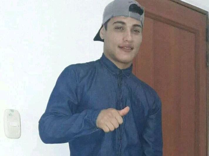 Aaron_jones_22 profilbild på webbkameramodell 