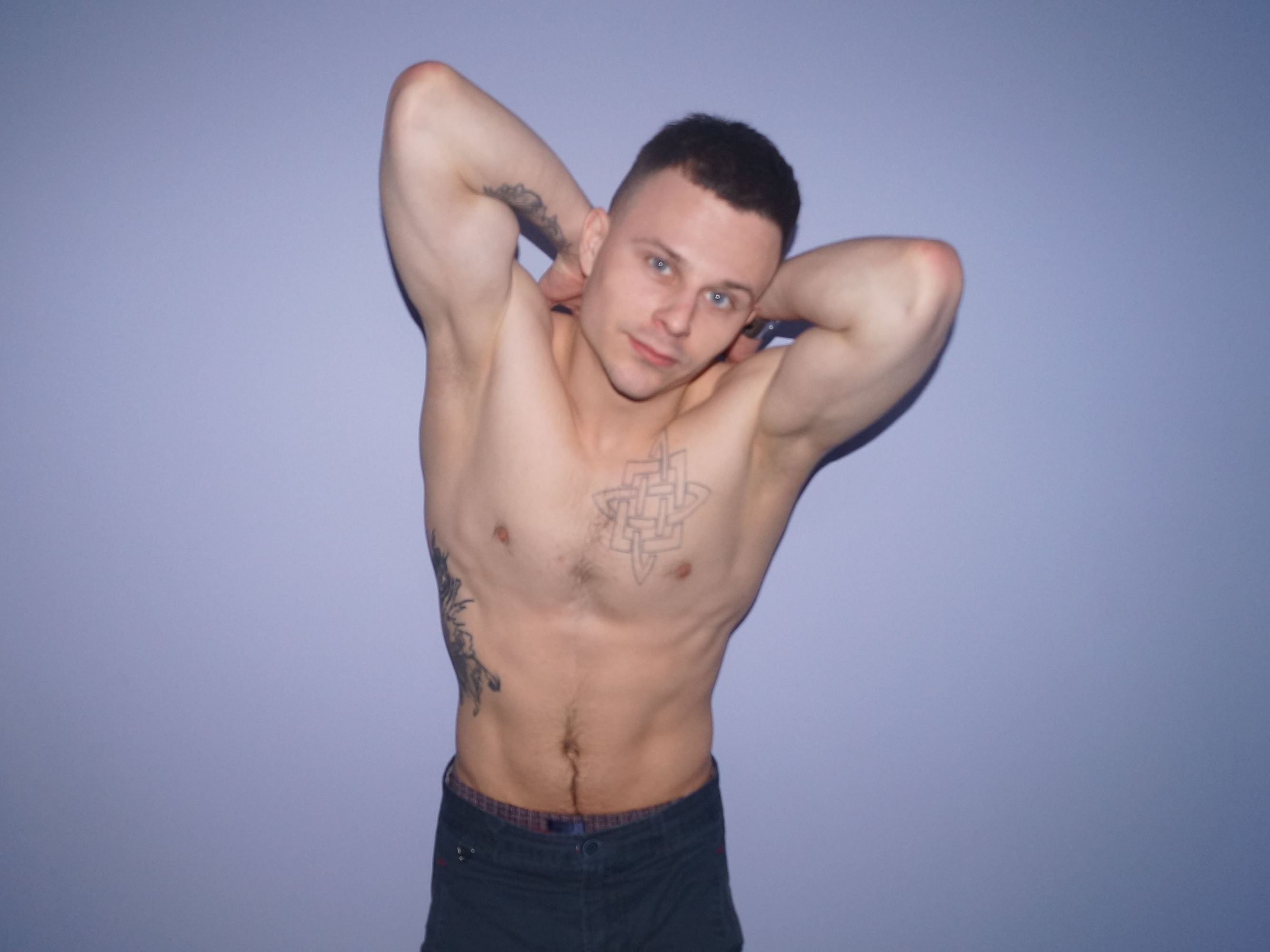 Image de profil du modèle de webcam NickyMoney