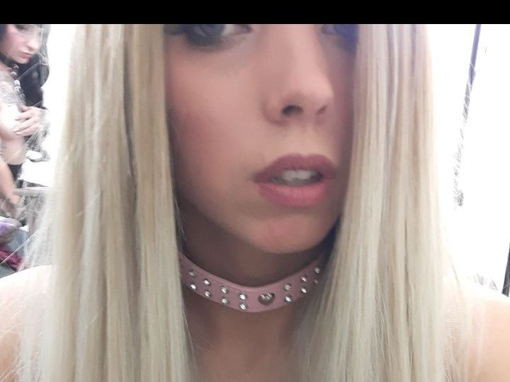 Image de profil du modèle de webcam Deviant_dolly
