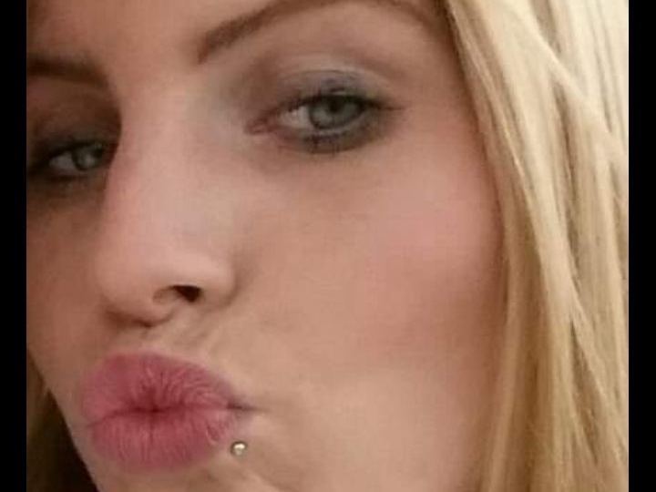 Image de profil du modèle de webcam Sharne