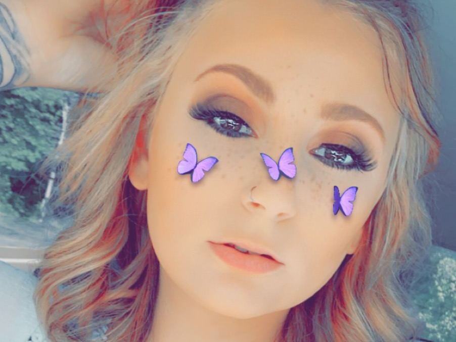Image de profil du modèle de webcam Madelinerain