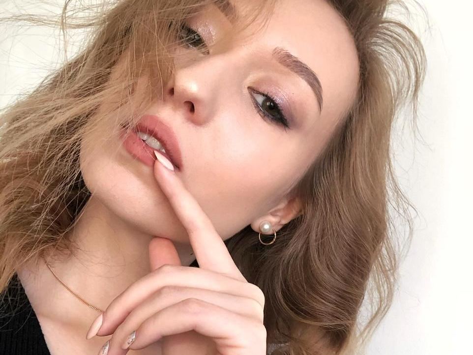bella_rolland Profilbild des Cam-Modells 