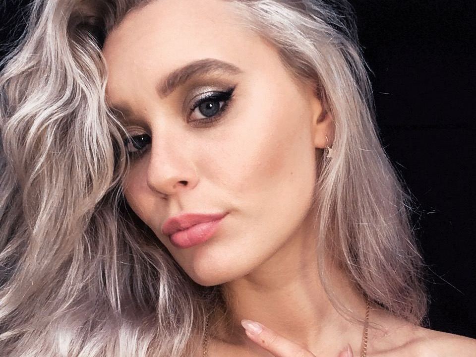 KarinaSnow profilbild på webbkameramodell 