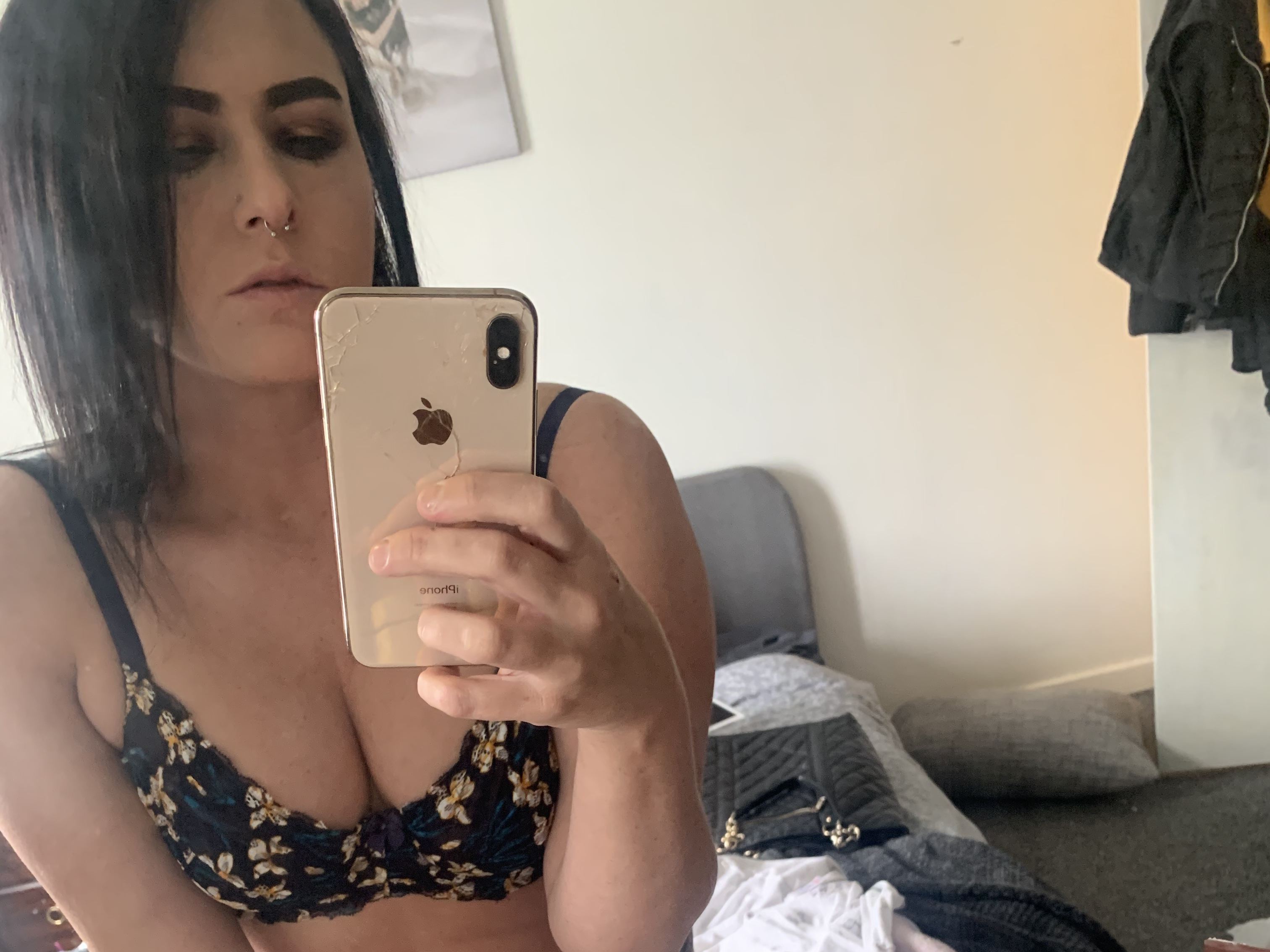 Imagen de perfil de modelo de cámara web de Blueeyeskristy