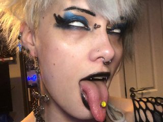 glitterqueen99 cam model profile picture 