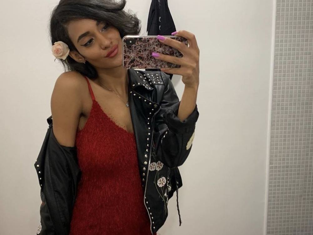 Foto de perfil de modelo de webcam de RealCapriLmonde 