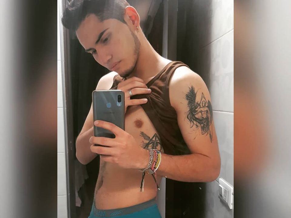 Image de profil du modèle de webcam kingaxel18