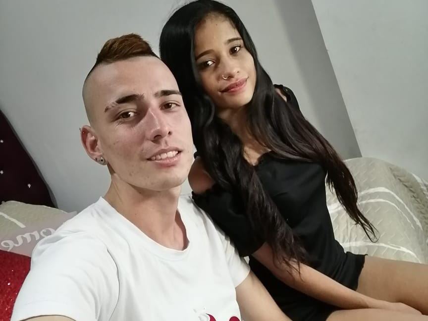 Image de profil du modèle de webcam SaraAndJim