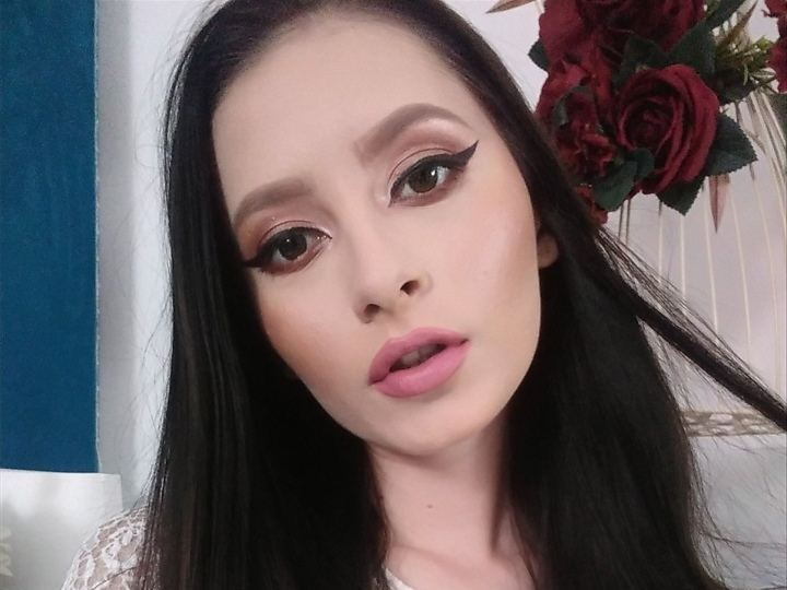 RoxyeBright profilbild på webbkameramodell 