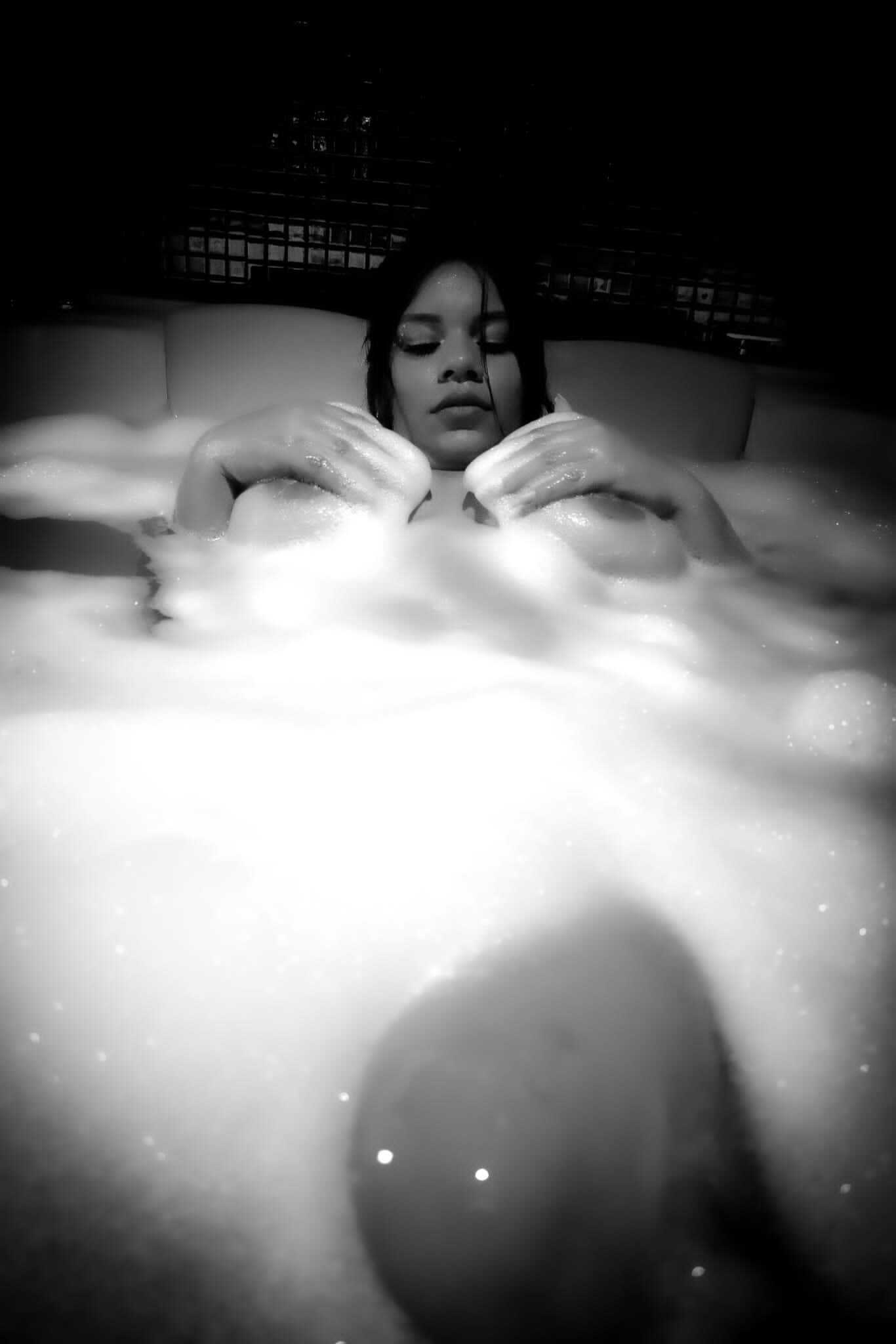 Interprete LanaBigTits Foto 11