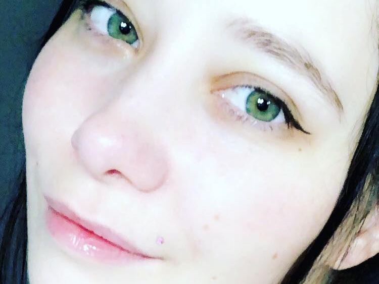 Imagen de perfil de modelo de cámara web de Kit_Kat10