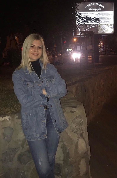 Performer CrystalNoirX Photo 4