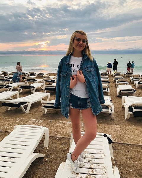 Performer CrystalNoirX Photo 6